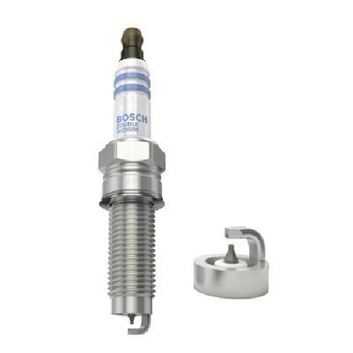 Original BOSCH Zündkerze 0 242 135 559 für Honda